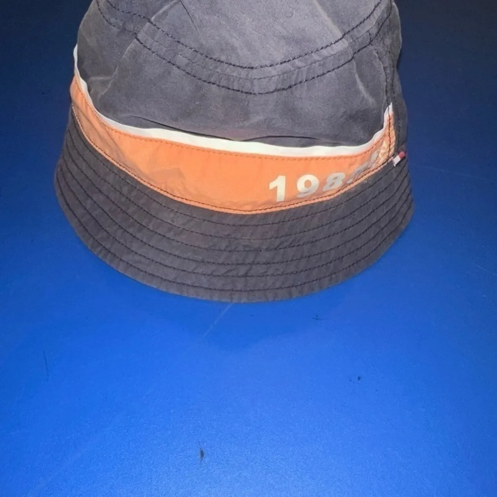 Youth Y2K Hilfiger‎ Bucket Hat reversible blue and orange